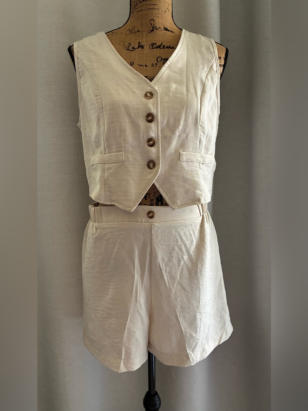 SHEIN Cream Linen-Blend Two-Piece Vest & High-Waist Shorts Set